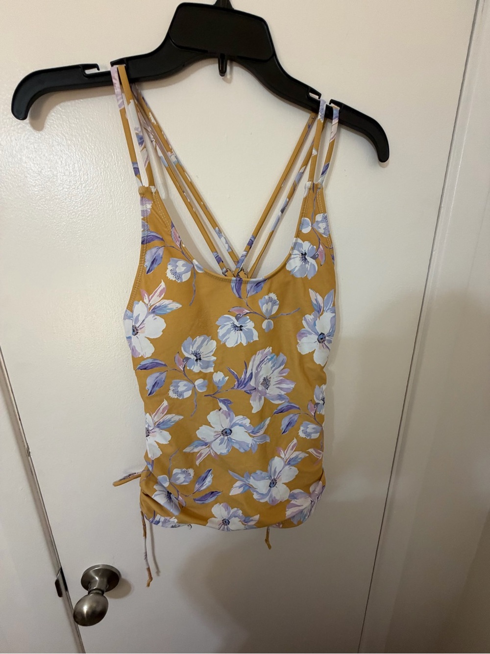SHEIN Mustard Floral Strappy Tank Top